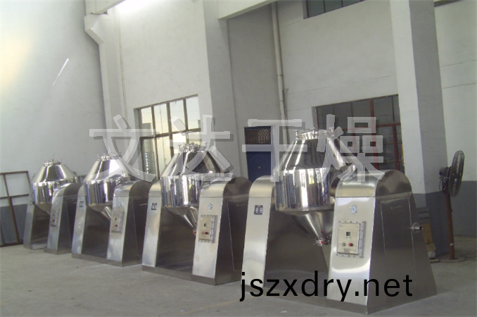 SZG雙(shuang)錐(zhui)迴(hui)轉真空榦燥機